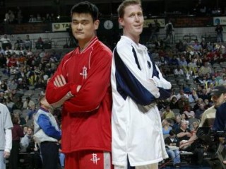 2002年NBA全明星赛，星光璀璨的费城之夜