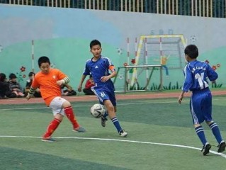 怎么踢足球比赛，从入门到实战的全方位指南