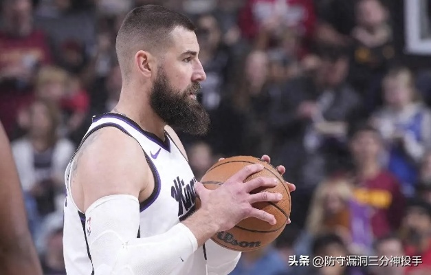瓦兰丘纳斯为何枯坐冷板凳?深度解析这名中锋的隐身之谜 瓦兰丘纳斯为何枯坐冷板凳?深度解析这名中锋的隐身之谜